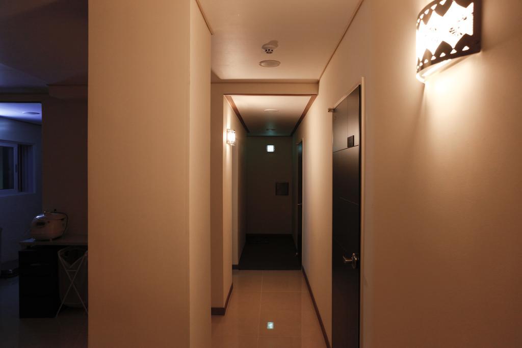 Отель Namsan Gil House Сеул Экстерьер фото